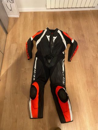 Mono Dainese Avro 4 2 Piezas Talla 54