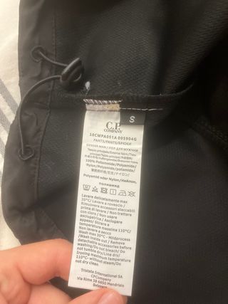 Chaqueta CP Company Negra con Gafas