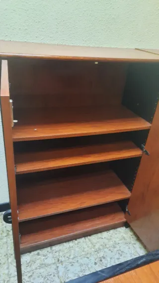 Muebles de oficina Bubinga y negros