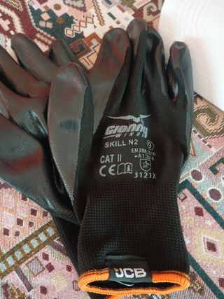 Cappellino e guanti JCB 80 Anni