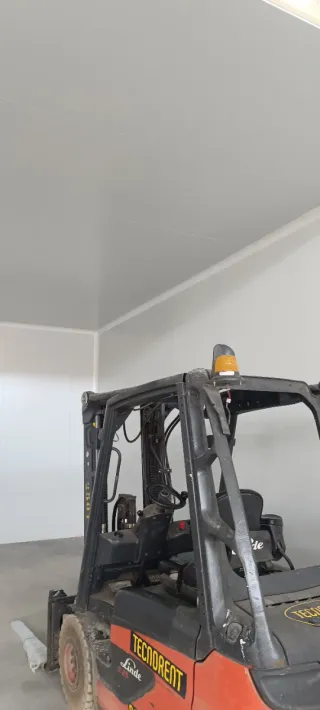 Servicio de montaje de paneles sándwich