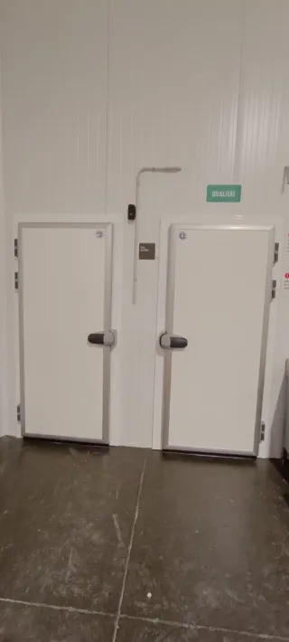 Servicio de montaje de paneles sándwich