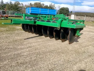 Grada de discos agrícola