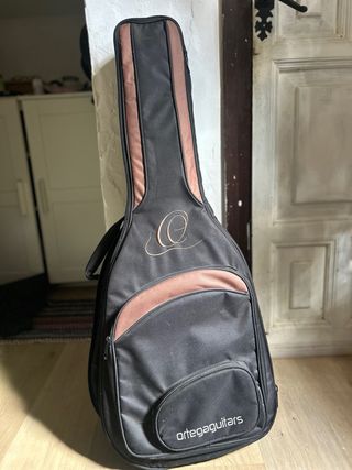 Guitarra Acústica Ortega Negra