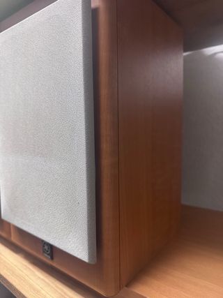 Altavoces Yamaha Marrones y Grises