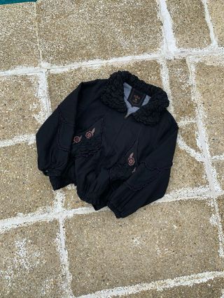 Chaqueta Bomber Vintage Bordada Floral Negra