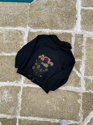 Chaqueta Bomber Vintage Bordada Floral Negra