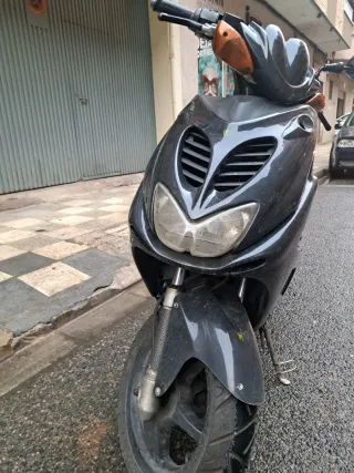 Yamaha Aerox 50cc Scooter Negra