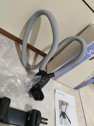 Supporto collo per telefono e GoPro