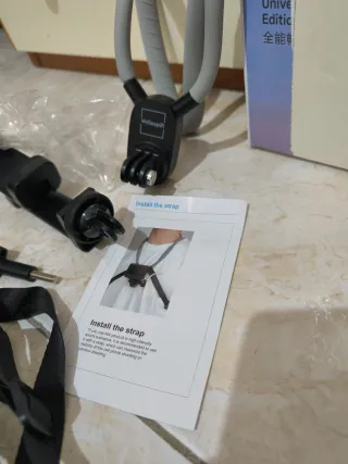 Supporto collo per telefono e GoPro