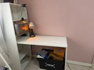 Escritorio de madera blanco