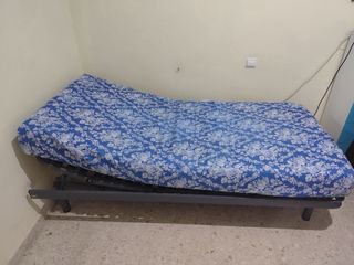 Cama articulada metálica