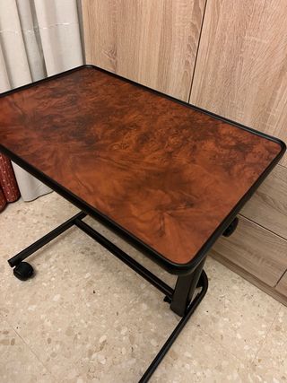 Mesa auxiliar con ruedas Regulable