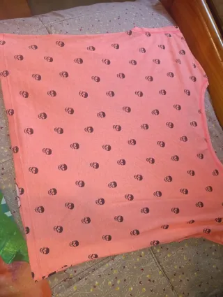 Camiseta calaveras oversize Bershka talla S