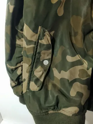 Chaqueta Bomber Camuflaje Bershka XXL