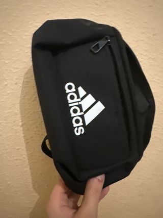 Riñonera Adidas Negra