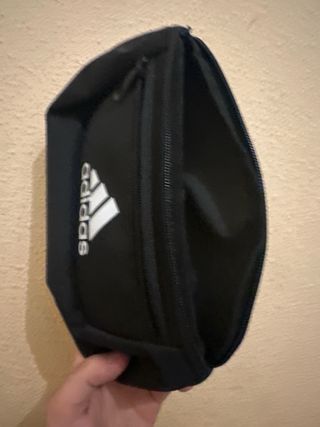 Riñonera Adidas Negra