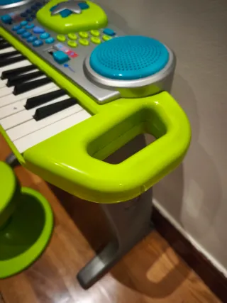 Teclado infantil con micrófono