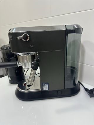 Cafetera DeLonghi Dedica + Molinillo