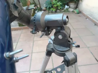 Telescopio con trípode