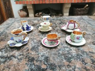 Conjunto 7 chávenas antigas miniatura , ver fotos