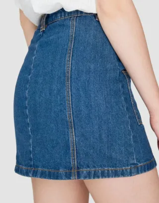 Minifalda vaquera con botones