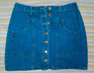 Minifalda vaquera con botones