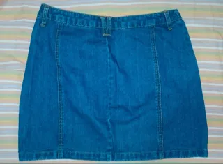 Minifalda vaquera con botones