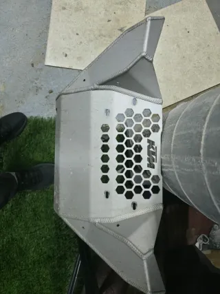 Cubrecarter aluminio KTM 890