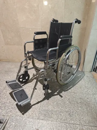 Silla de ruedas fuerte plegable