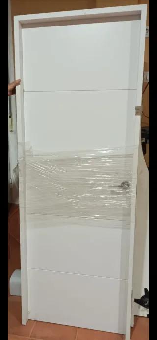 Puertas lacadas en blanco (100€)