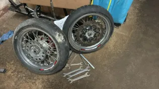 Llantas de moto con radios