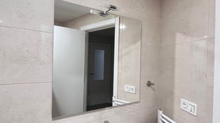 Espejo de baño moderno