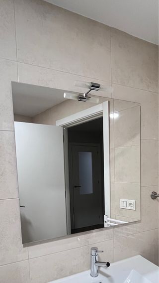 Espejo de baño moderno