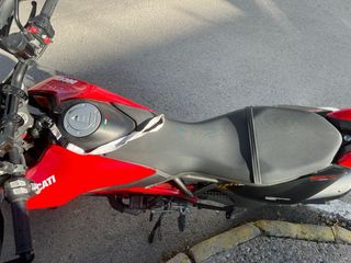 Ducati Hypermotard 950 Roja