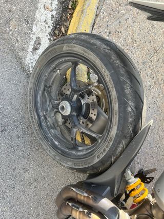 Ducati Hypermotard 950 Roja