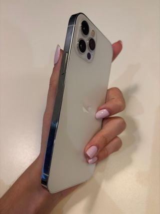 iPhone 12 Pro bianco in ottime condizioni