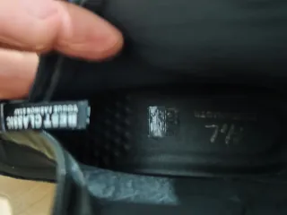 Botas negras con cremallera