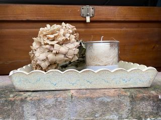 Centrotavola decorato beige e blu