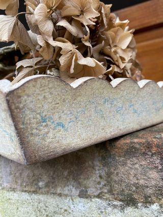 Centrotavola decorato beige e blu