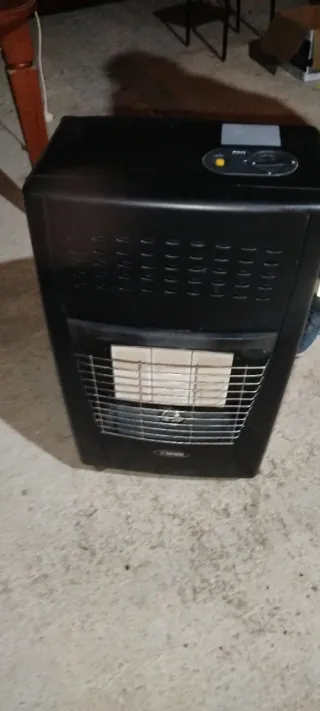 Estufa de gas negra