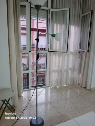 Lámpara de pie moderna