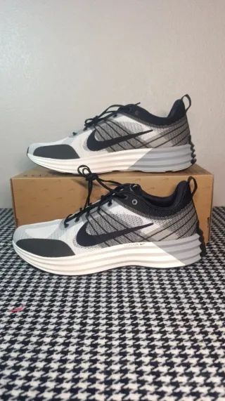 NIKE LUNAR ROAM T47.5