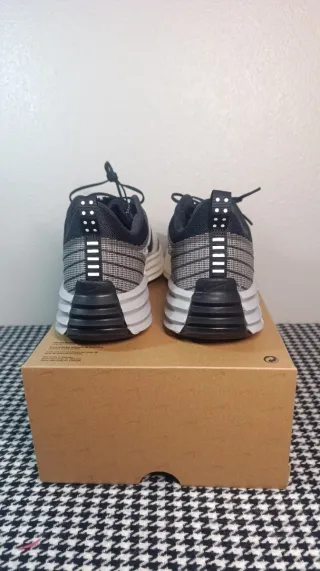 NIKE LUNAR ROAM T47.5