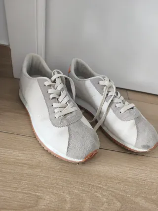 Zapatillas deportivas gris, beig y blancas