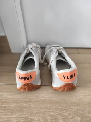 Zapatillas deportivas gris, beig y blancas