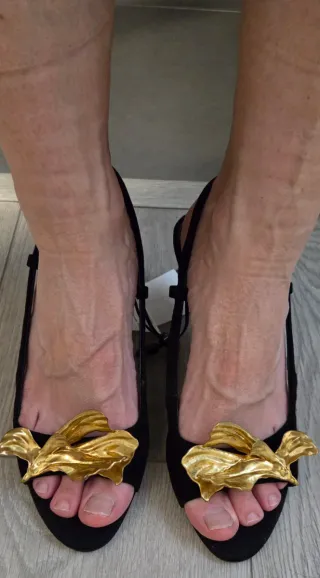 Sandalias Zara Tacón Piel Adorno Dorado