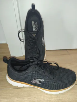 Skechers Deportivas Mujer Negro/Dorado