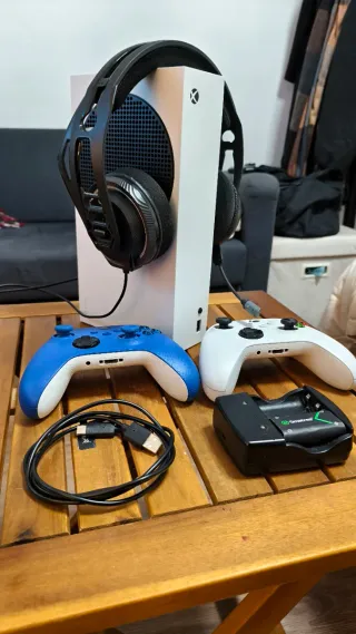 Xbox Series S 512GB Blanca + 2 mandos y accesorios