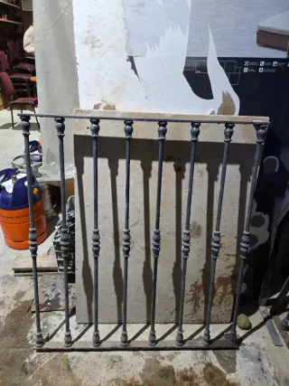 Reja de hierro maciza 100 cm ancho 110 cm alto